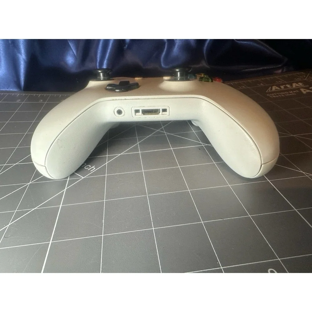 Xbox One Wireless Controller -White (Model 1708) No Battery Or Cover